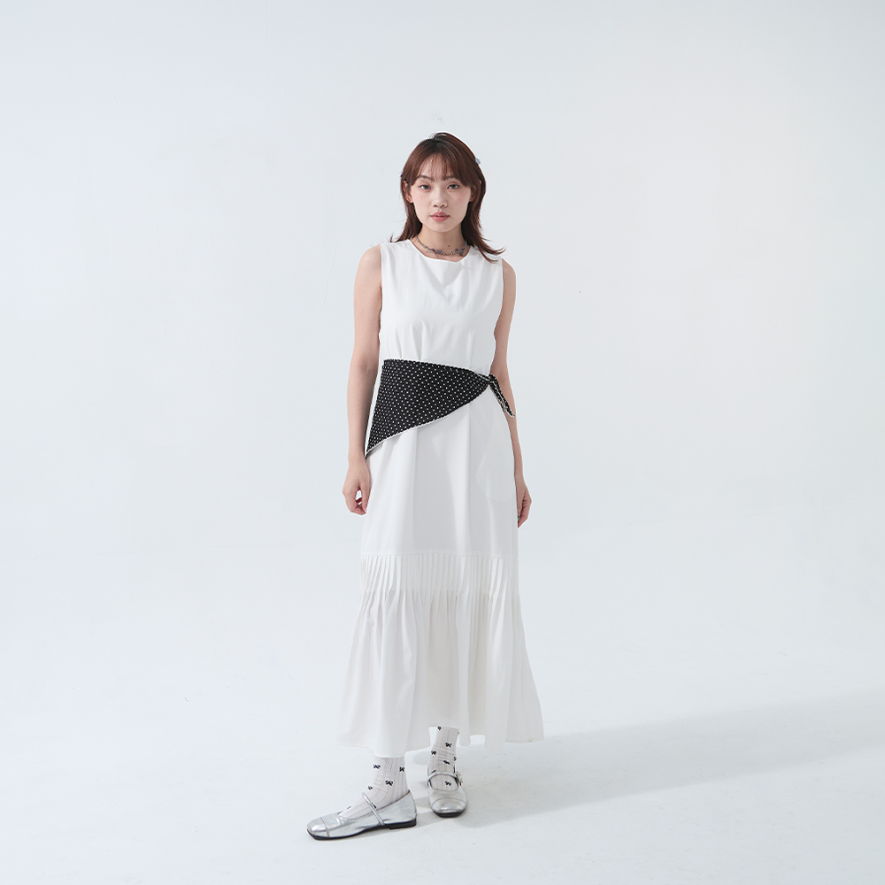 裾フレアノースリーブワンピース 2色展開