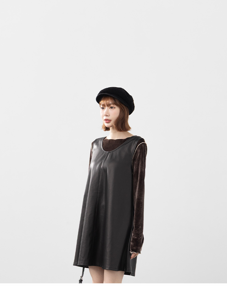 フェイクレザーミニワンピース