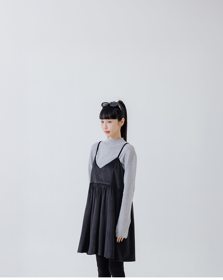 光沢ベルベットVネックキャミワンピース 2色展開