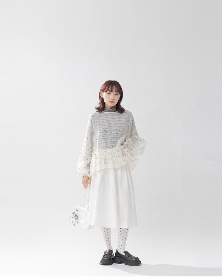 ドット柄フリルシアーブラウス　2色展開 (尚未收到)