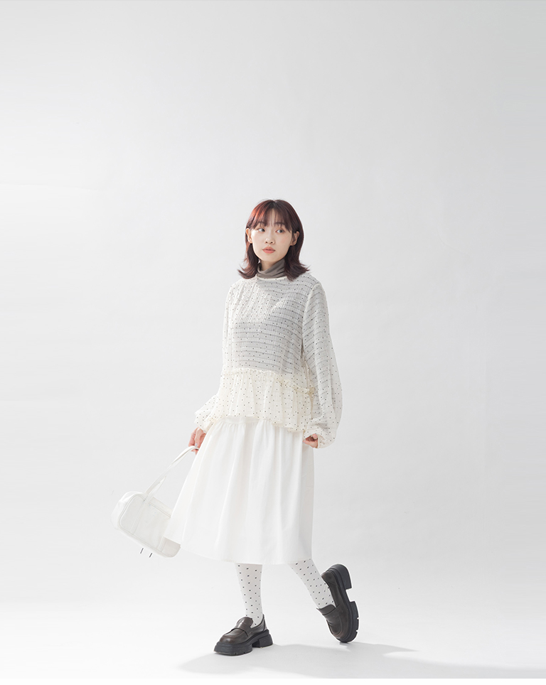 ドット柄フリルシアーブラウス　2色展開 (尚未收到)