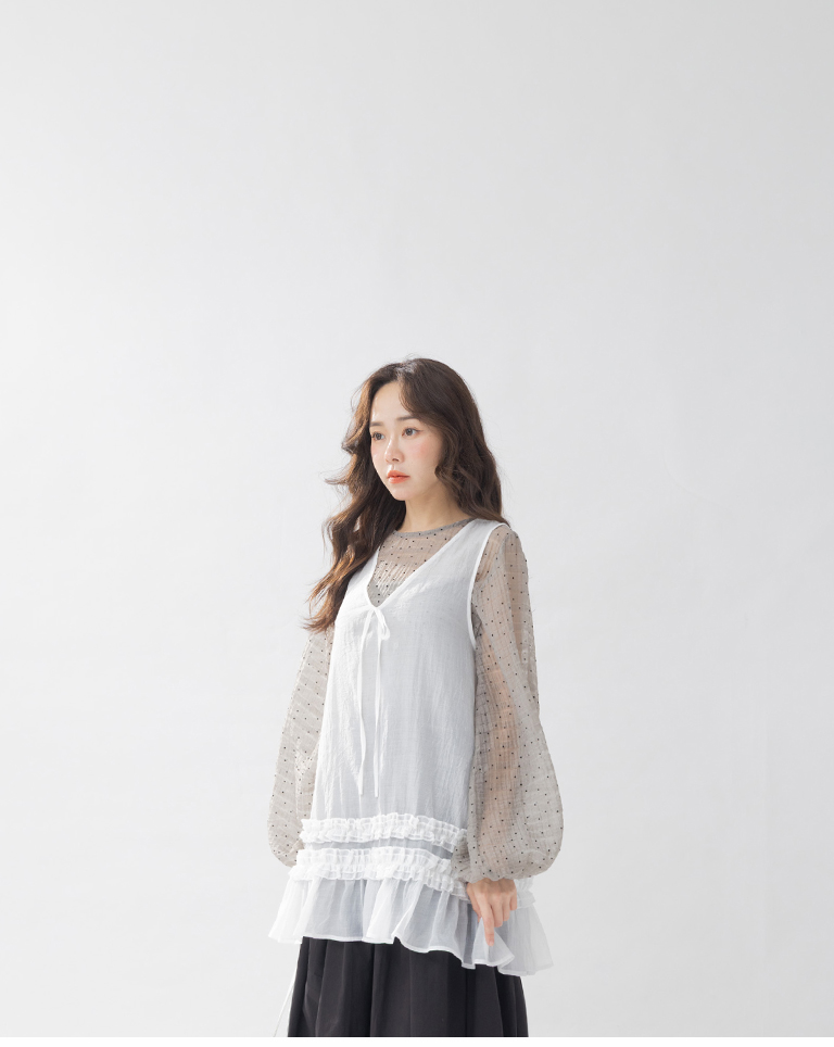 ドット柄フリルシアーブラウス　2色展開 (尚未收到)