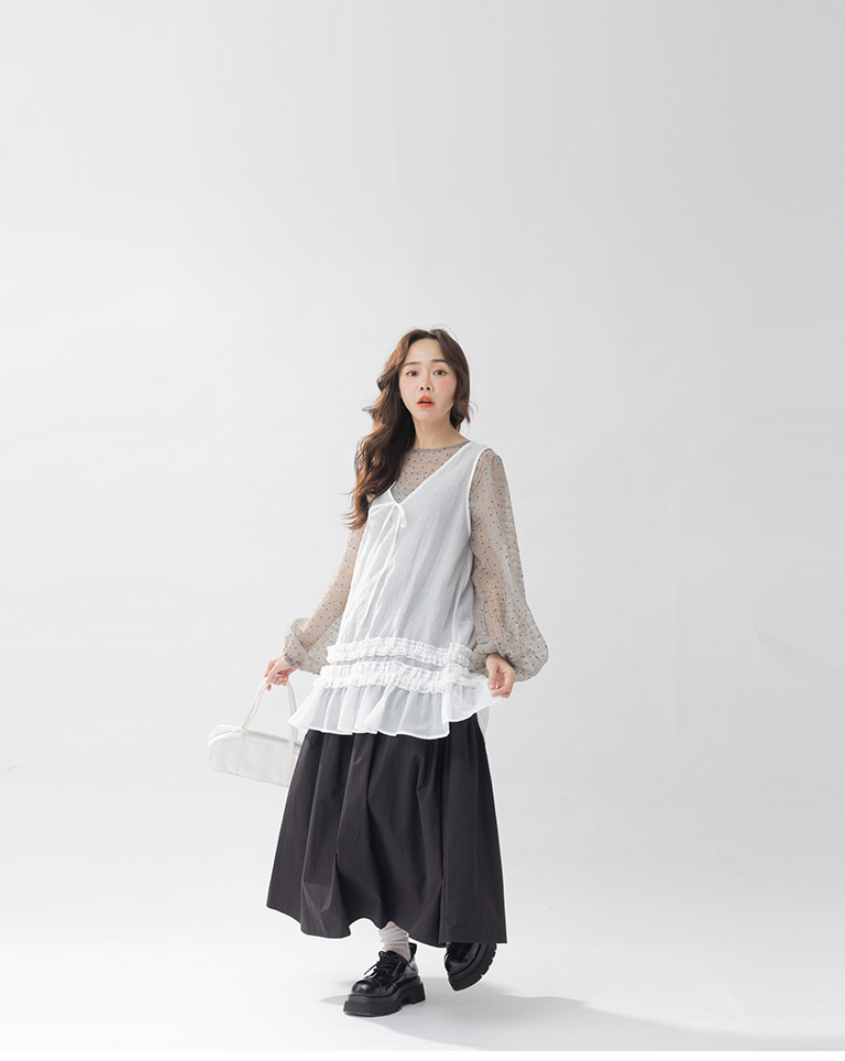 ドット柄フリルシアーブラウス　2色展開 (尚未收到)