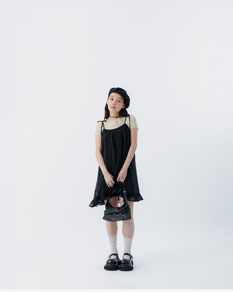 春8商未收到---フラワー柄 光沢ミニワンピ 2色展開