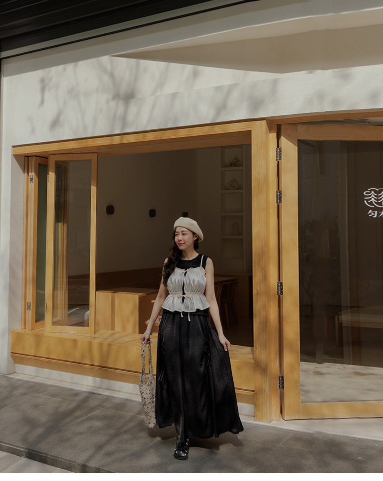 フリルタンクトップ 三色展開