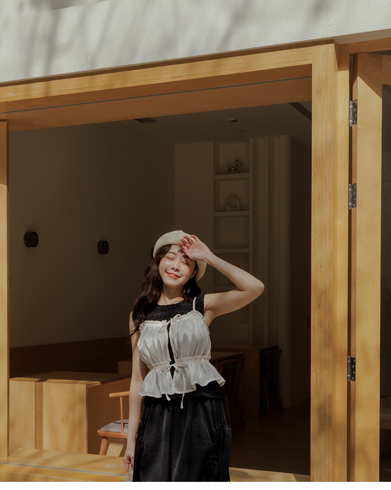 フリルタンクトップ 三色展開