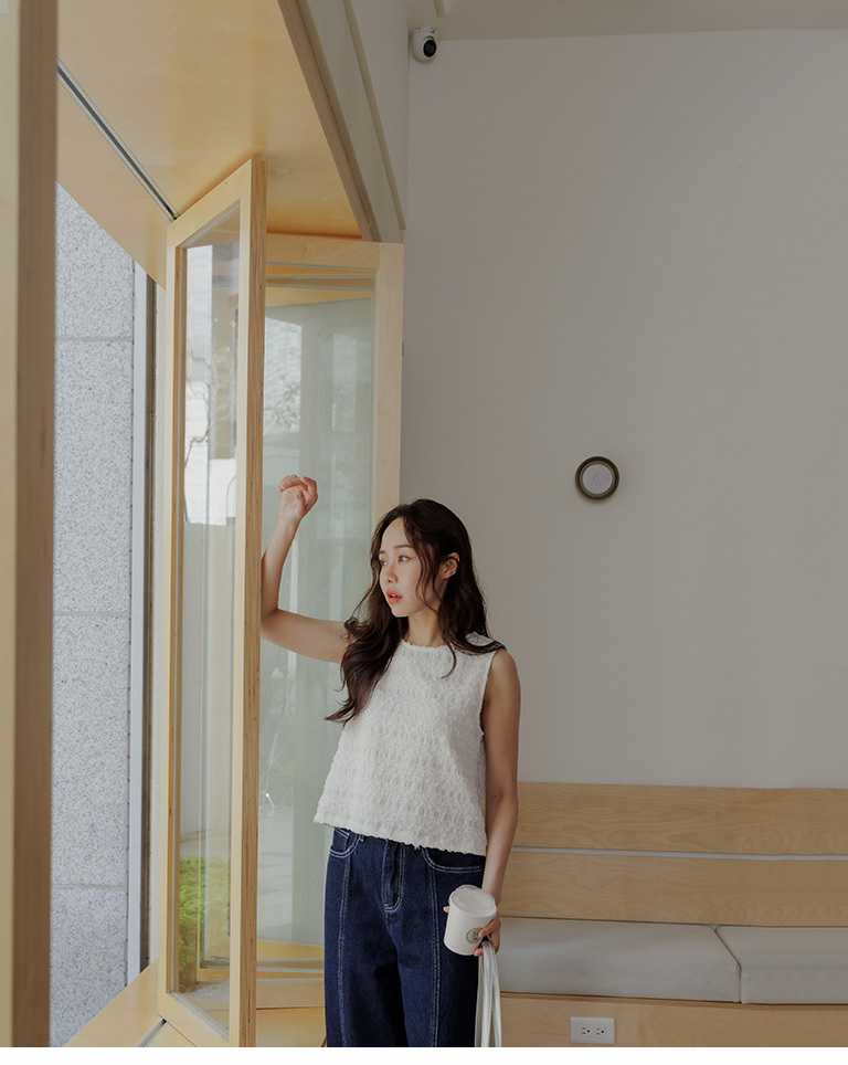 フリルタンクトップ 三色展開