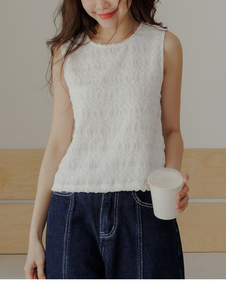 フリルタンクトップ 三色展開