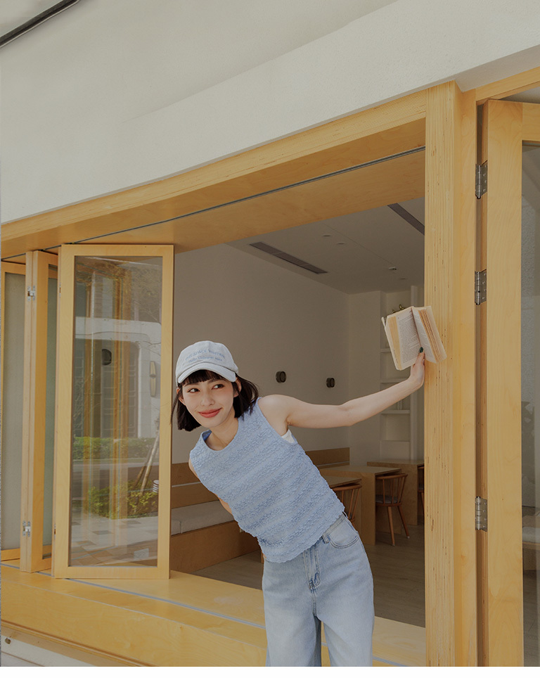 フリルタンクトップ 三色展開