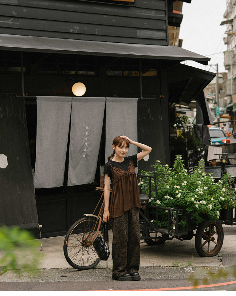 レースシアークロップドトップス 2色展開