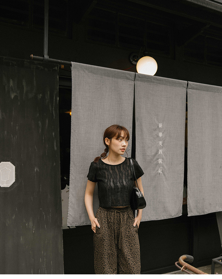 レースシアークロップドトップス 2色展開