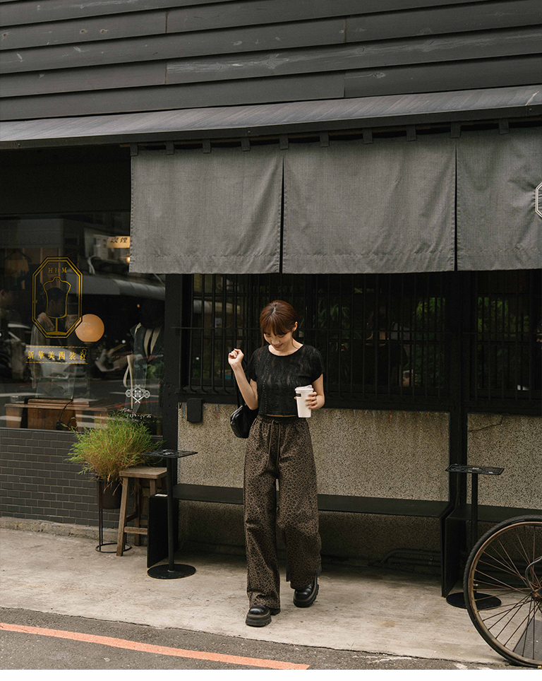 レースシアークロップドトップス 2色展開