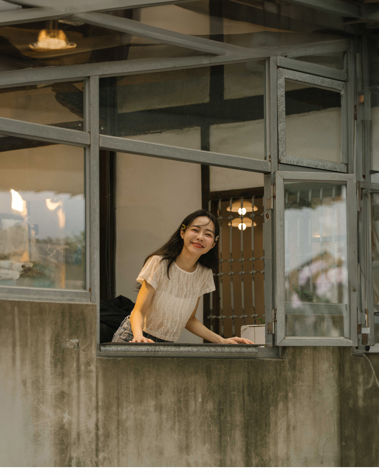 レースシアークロップドトップス 2色展開