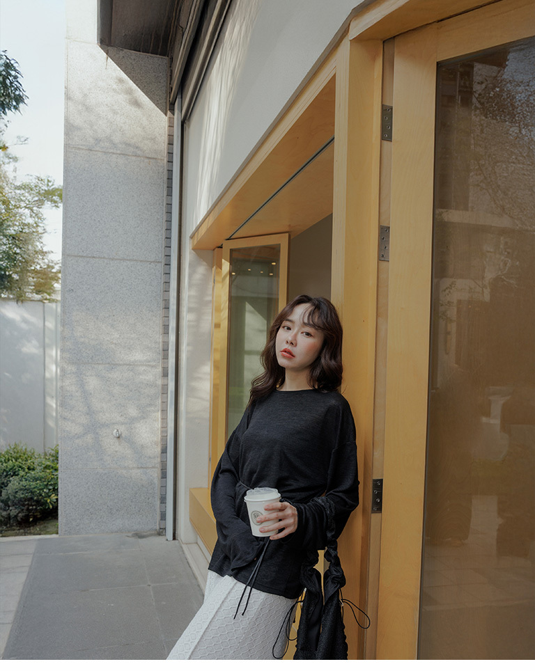 バックレースアップトップス 二色展開