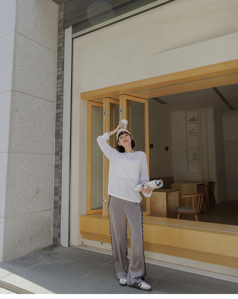 バックレースアップトップス 二色展開