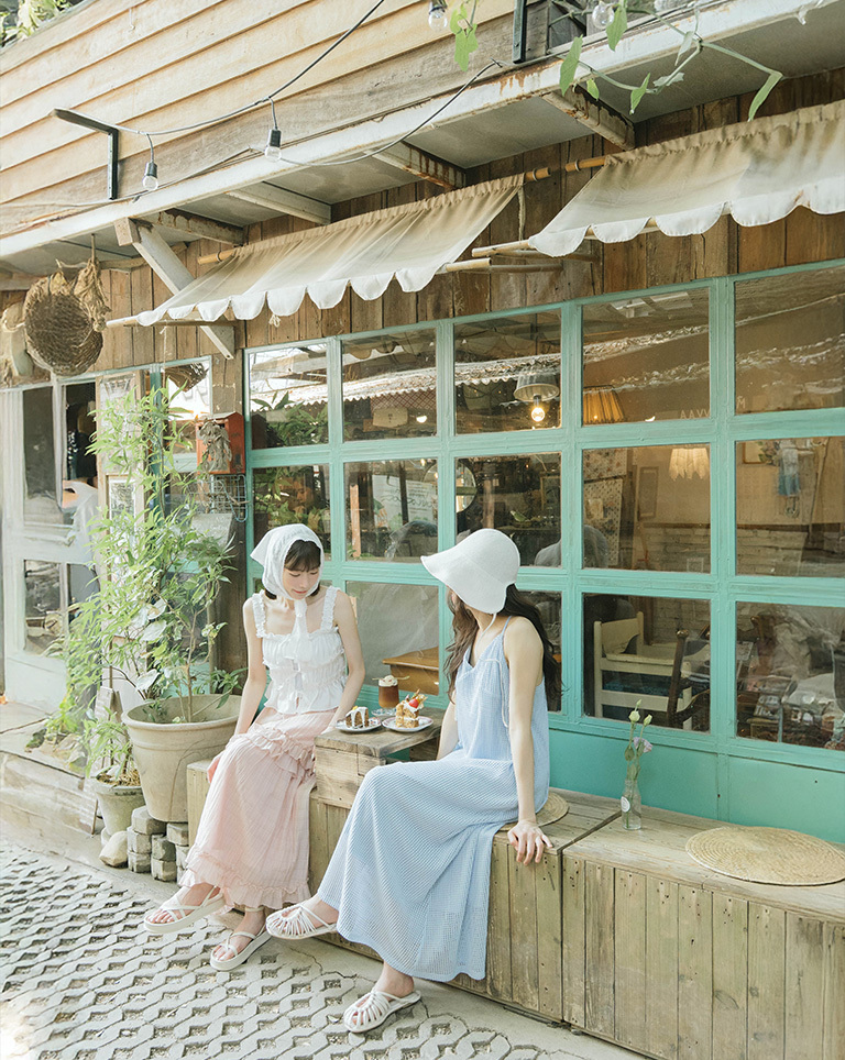 サテンフリルビスチェ 2色展開