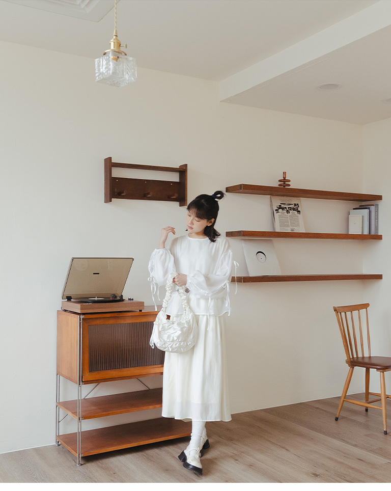 微光沢リボンスリーブシアーブラウス 2色展開