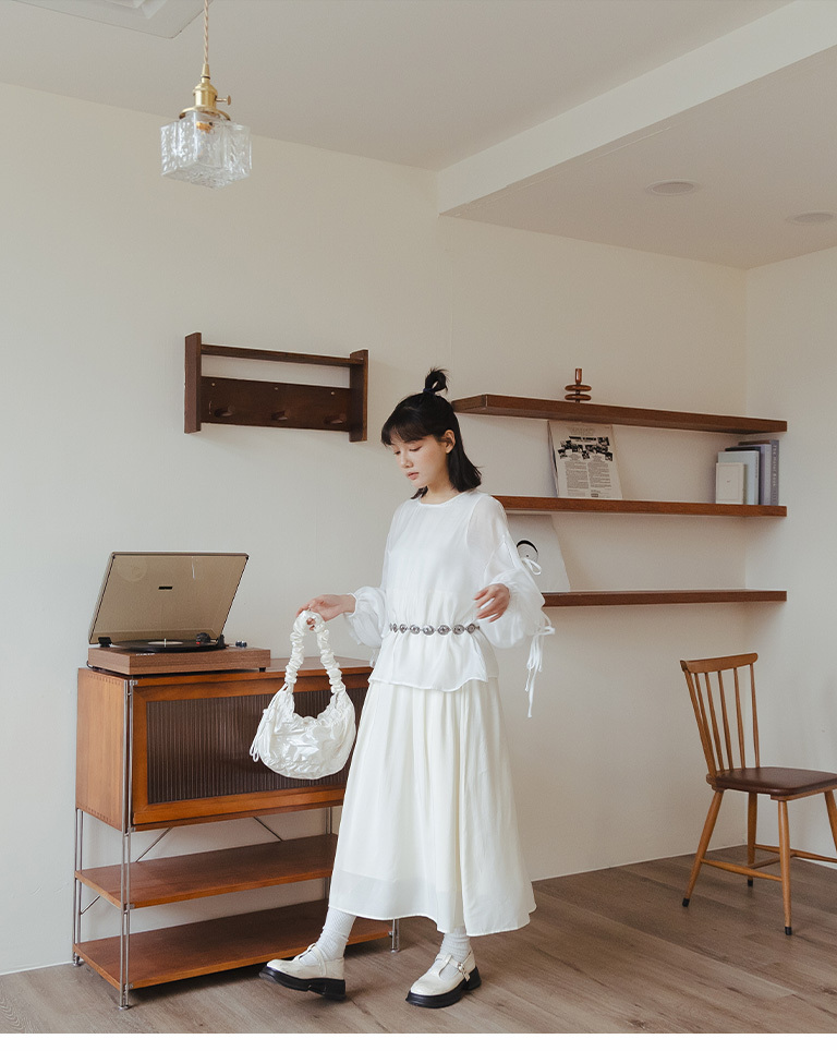 微光沢リボンスリーブシアーブラウス 2色展開