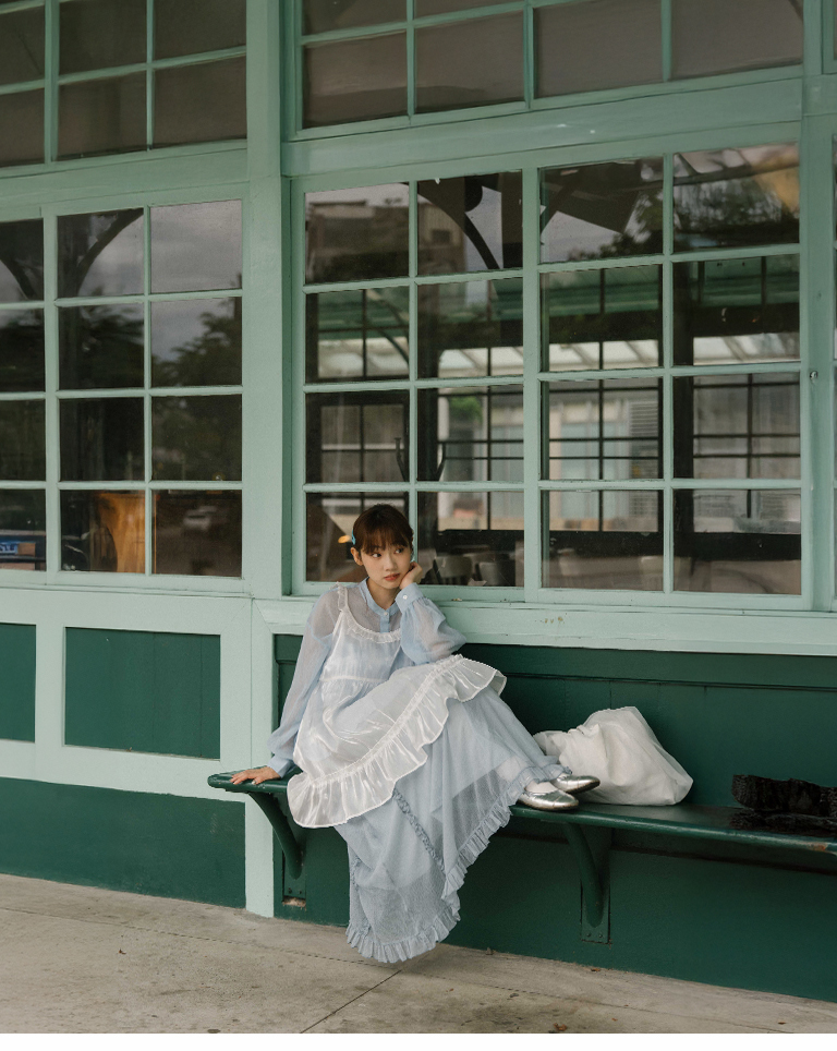 シャイニーシアーフリルジレ 3色展開