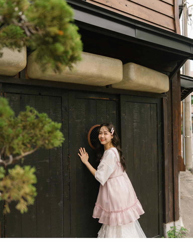 シャイニーシアーフリルジレ 3色展開