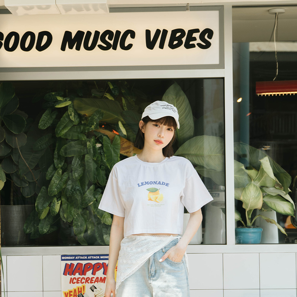 レモンプリントショート丈Tシャツ