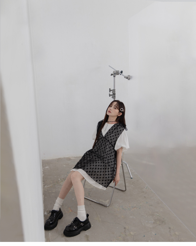 ドロストリボン花柄シアーノースリーブトップス 2色展開