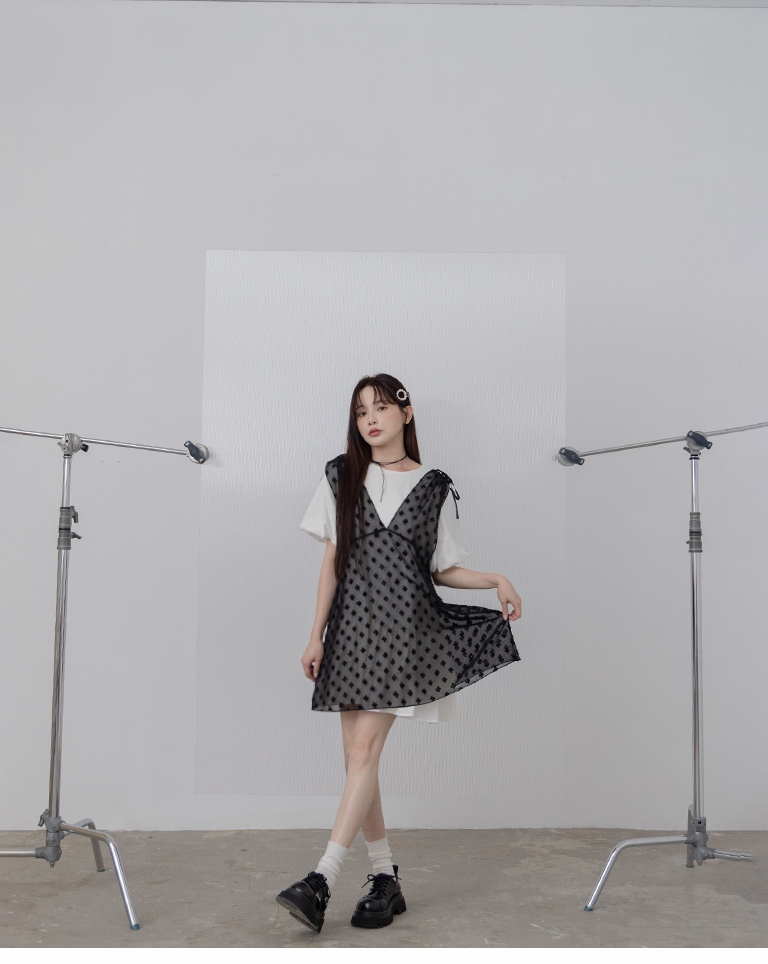 ドロストリボン花柄シアーノースリーブトップス 2色展開