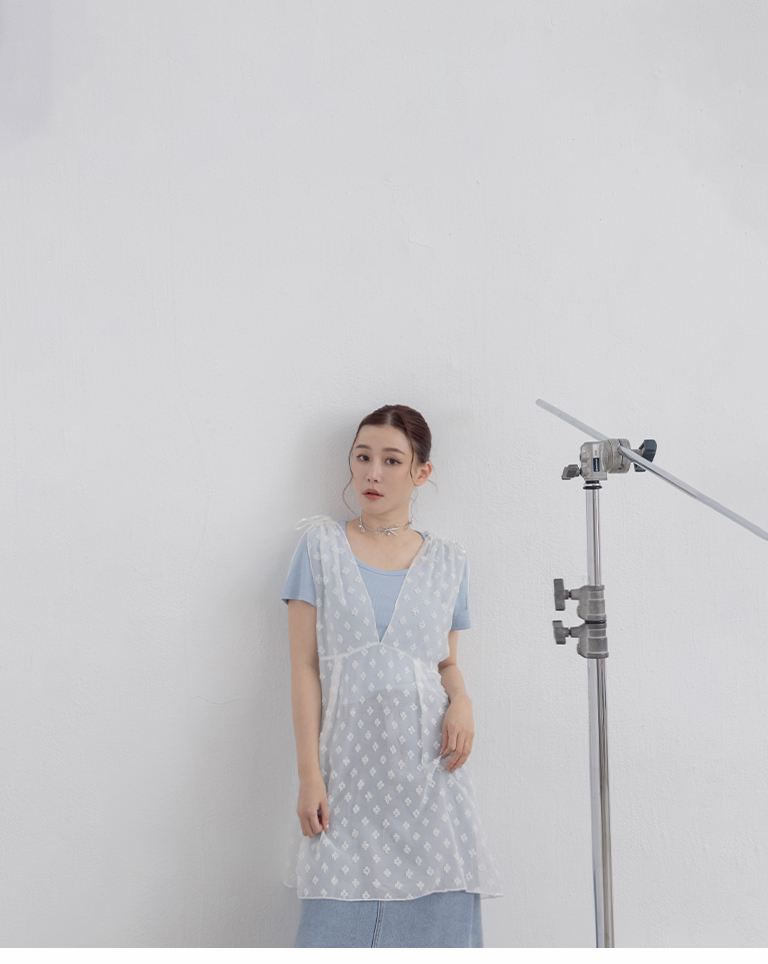 ドロストリボン花柄シアーノースリーブトップス 2色展開
