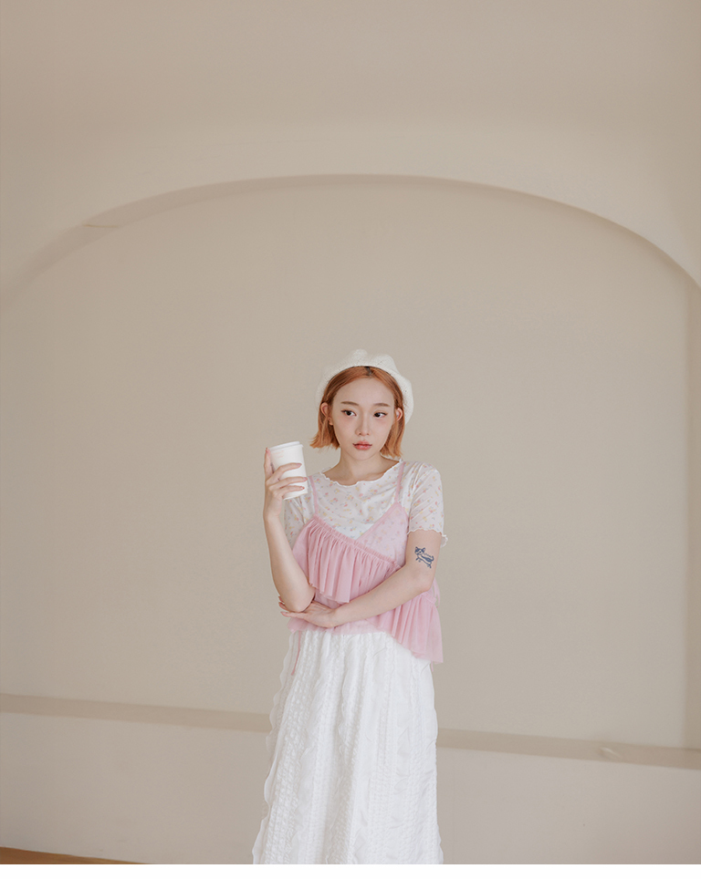 花柄シアー半袖トップス 2色展開