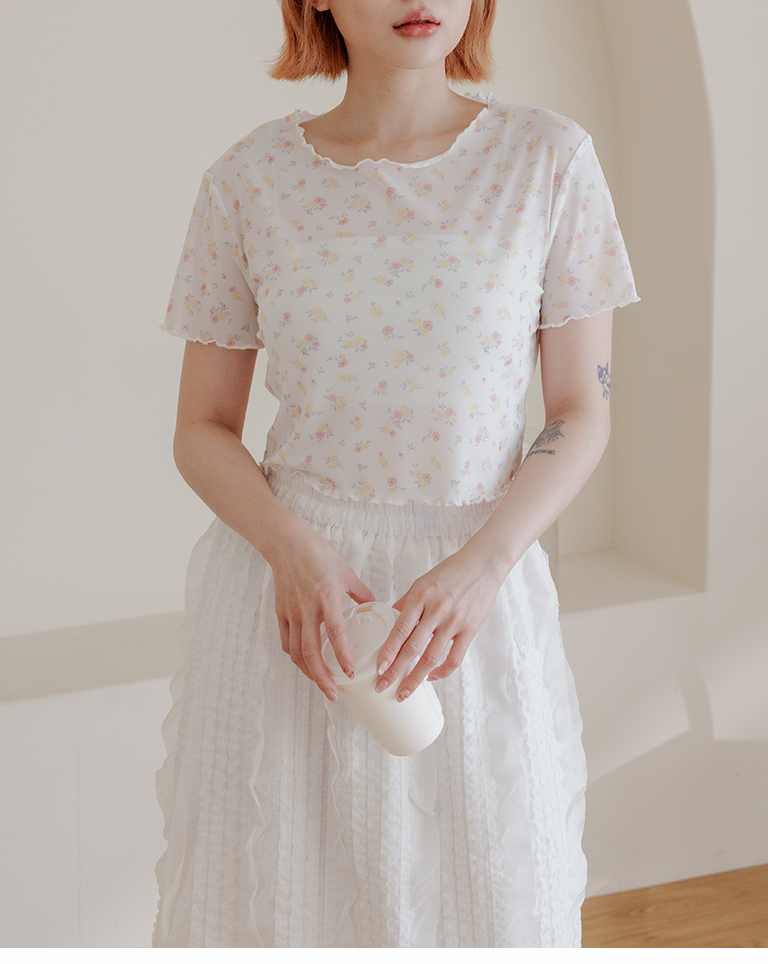 花柄シアー半袖トップス 2色展開