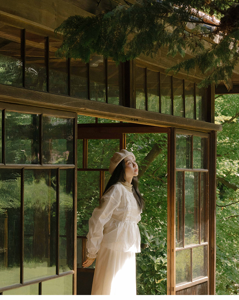 レースフリルシアーブラウス 2色展開