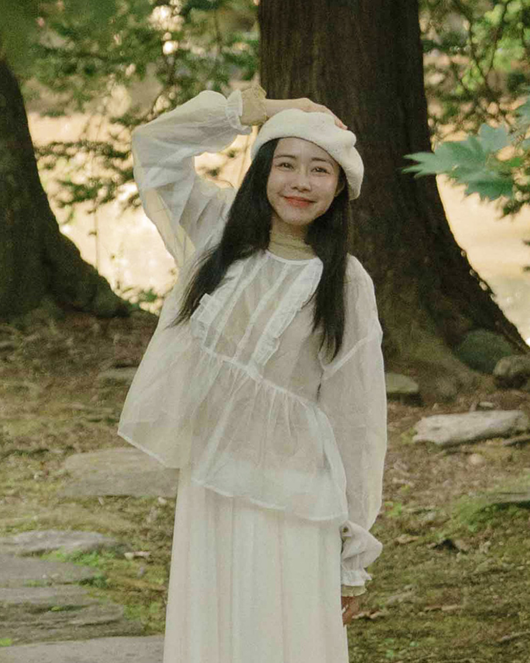 レースフリルシアーブラウス 2色展開