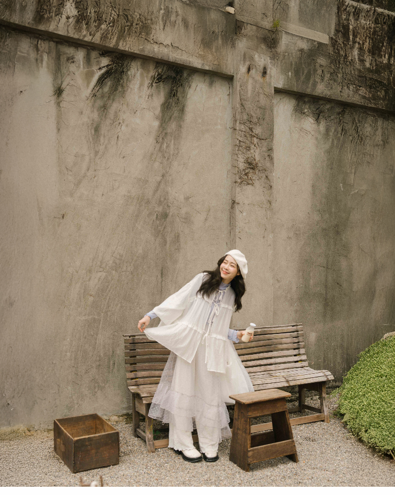 フリルシアーブラウス 2色展開