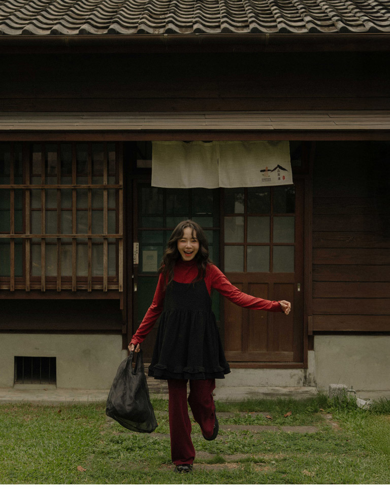 しわ感バックリボンベスト 3色展開