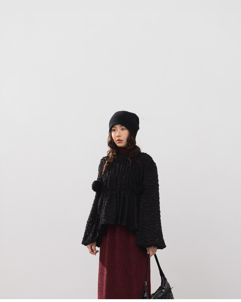 フェザージャカード透かしトップス 3色展開