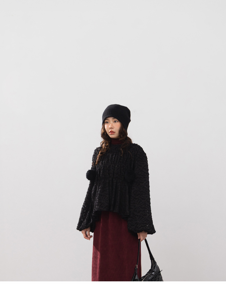 フェザージャカード透かしトップス 3色展開