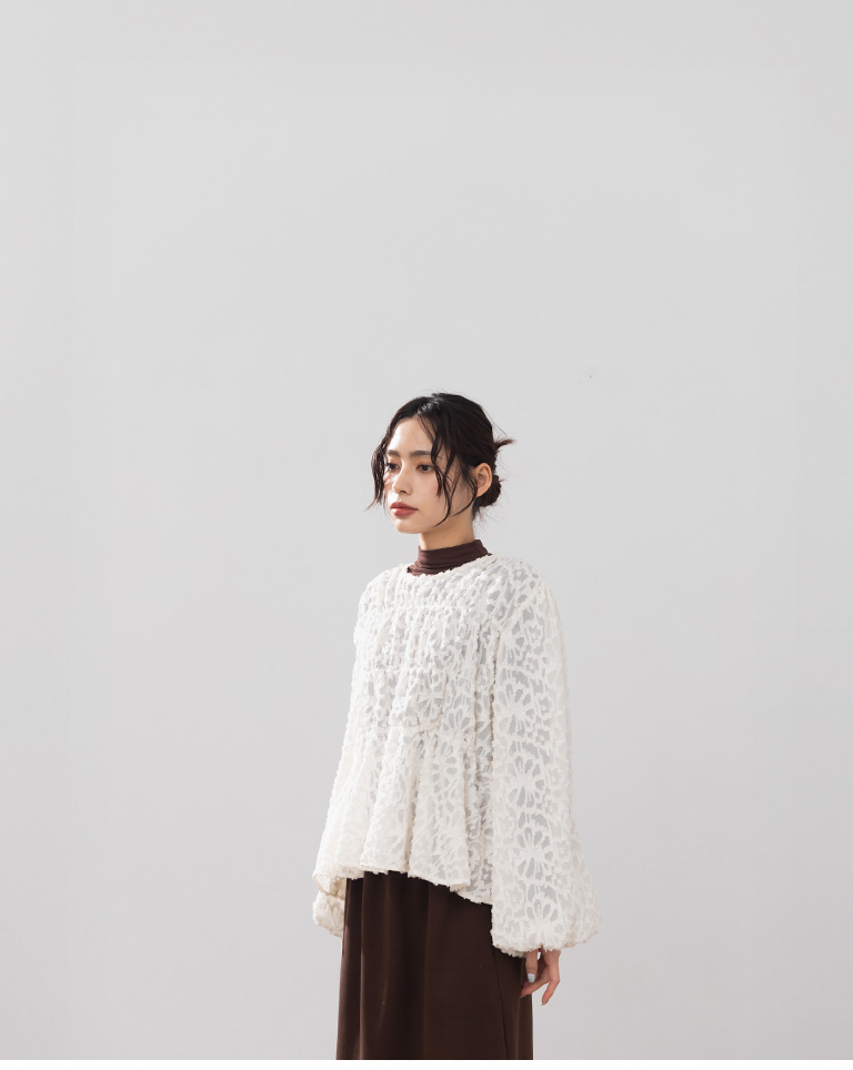 フェザージャカード透かしトップス 3色展開