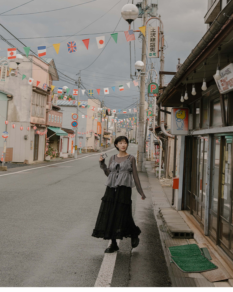 シワ感フリルシアートップス 3色展開