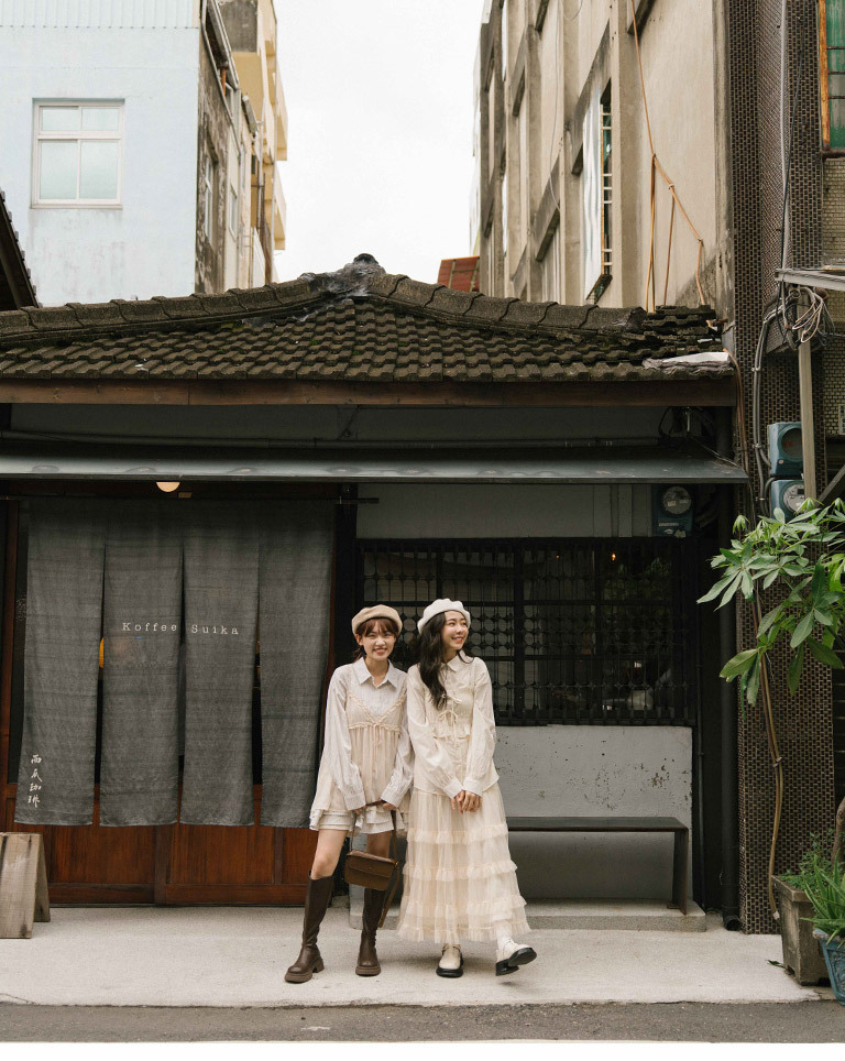 シアーフリルリボンキャミソール - ベージュ