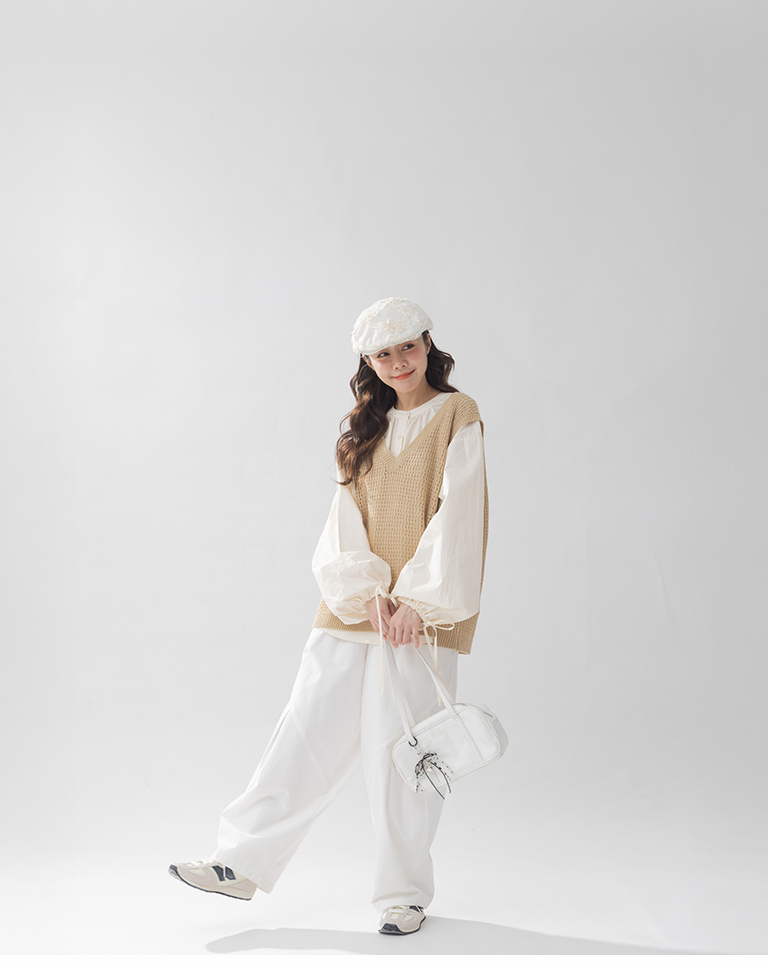 Vネックニットベスト　4色展開　