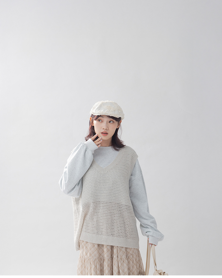 Vネックニットベスト　4色展開　