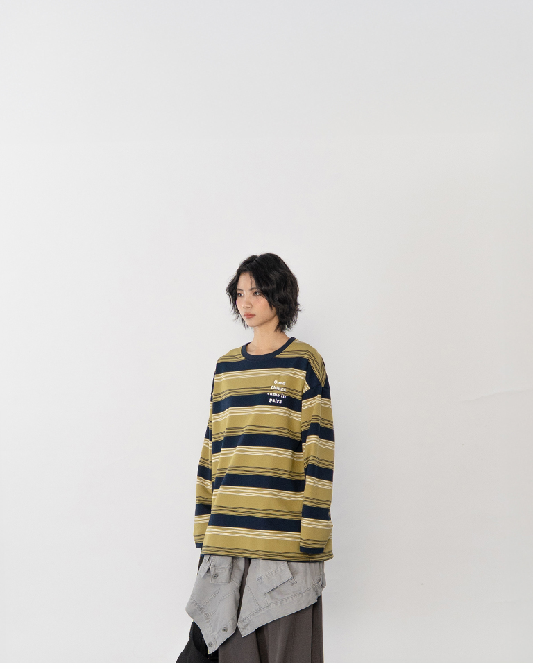 ロゴ刺繍ボーダートップス 2色展開