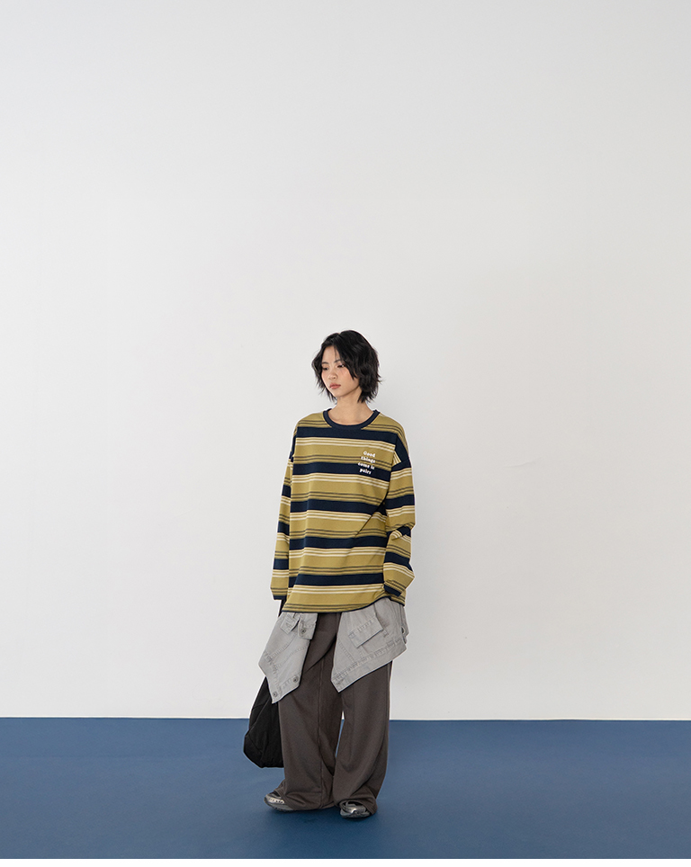 ロゴ刺繍ボーダートップス 2色展開