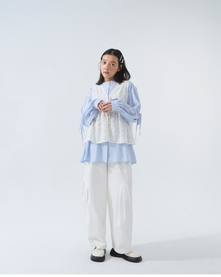 リボンディテールクルーネックシャツ2色展開