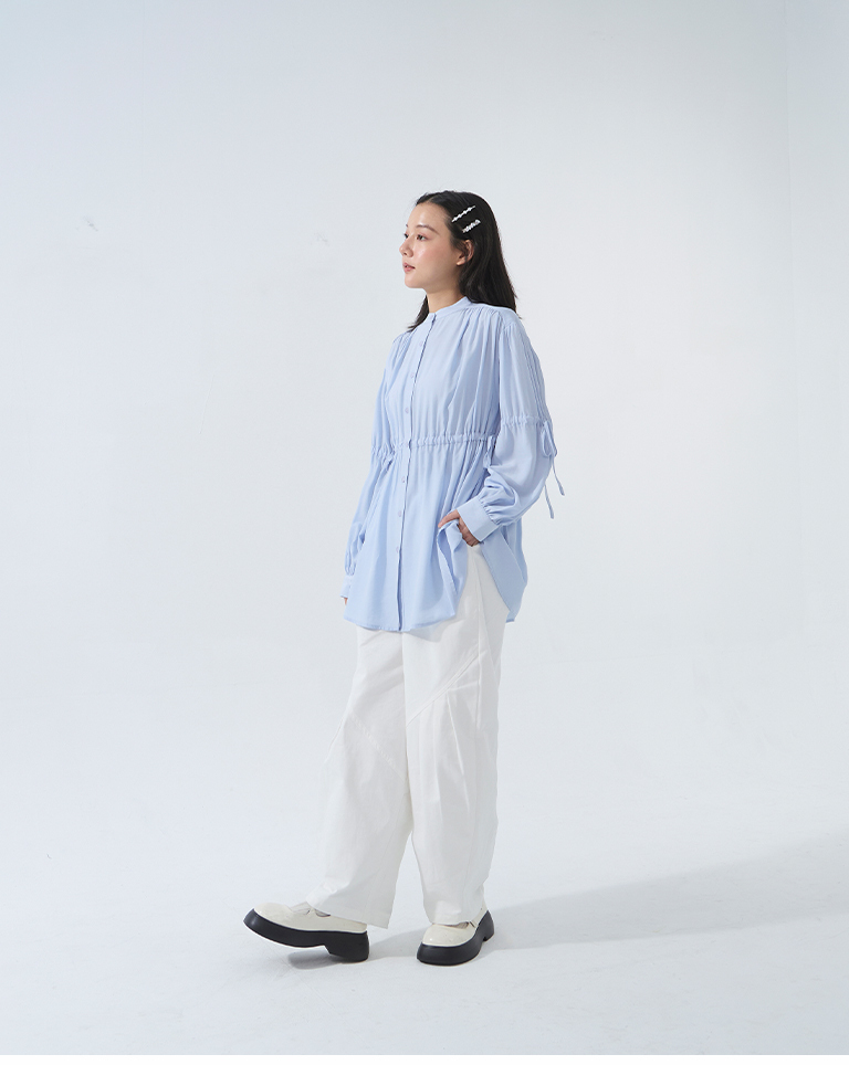 リボンディテールクルーネックシャツ2色展開