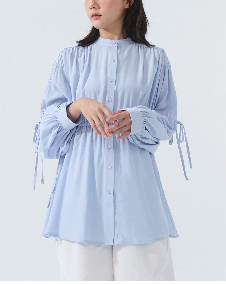 リボンディテールクルーネックシャツ2色展開