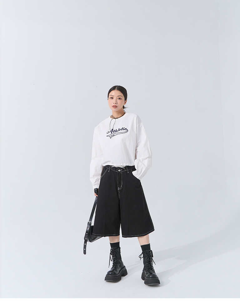 ロゴ刺繍シャギートップス  2色展開