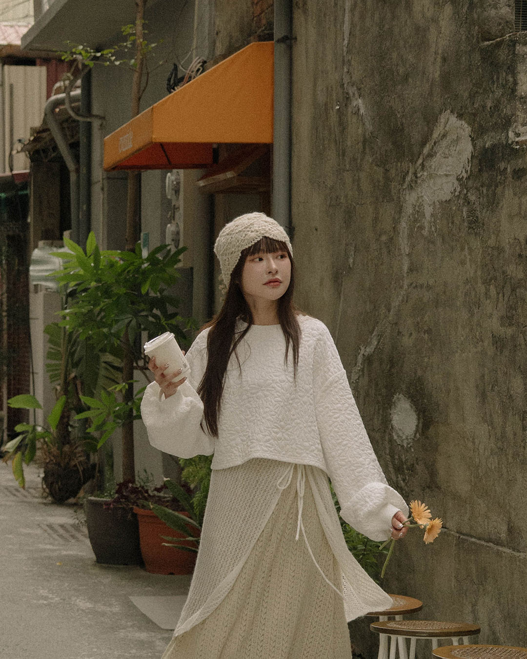 フラワー型押しショートスウェット 2色展開