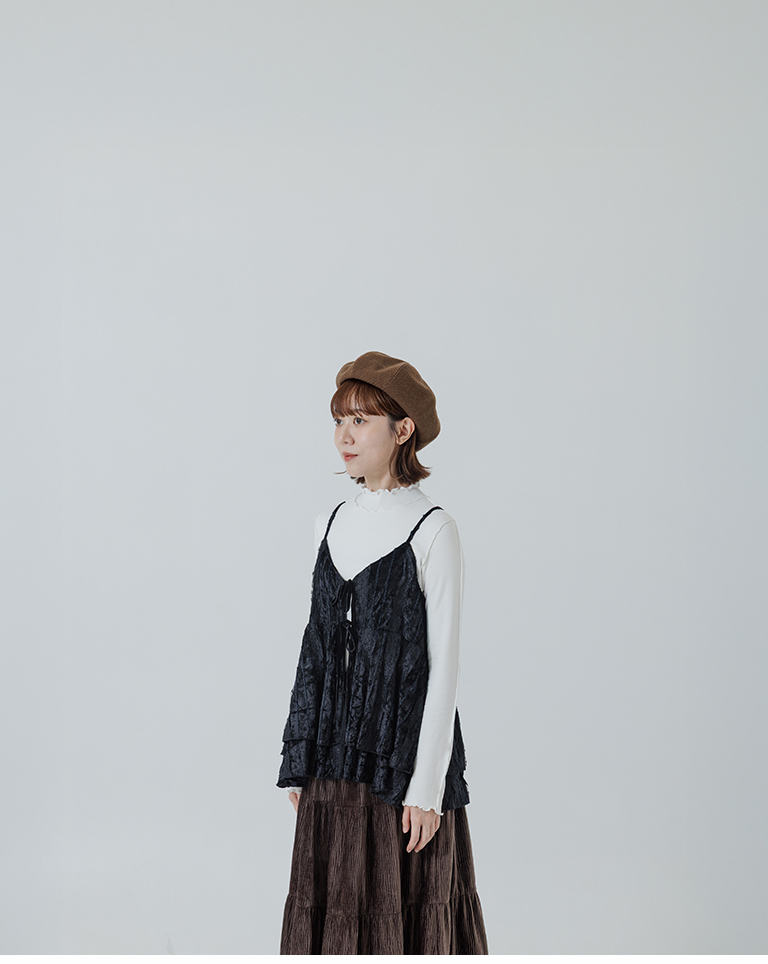 冬9未入荷---起毛フリルハイネックトップス ホワイト