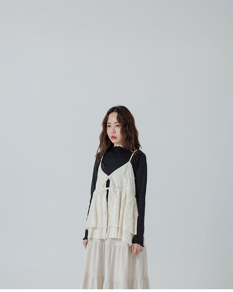 起毛フリルハイネックトップス  ブラック